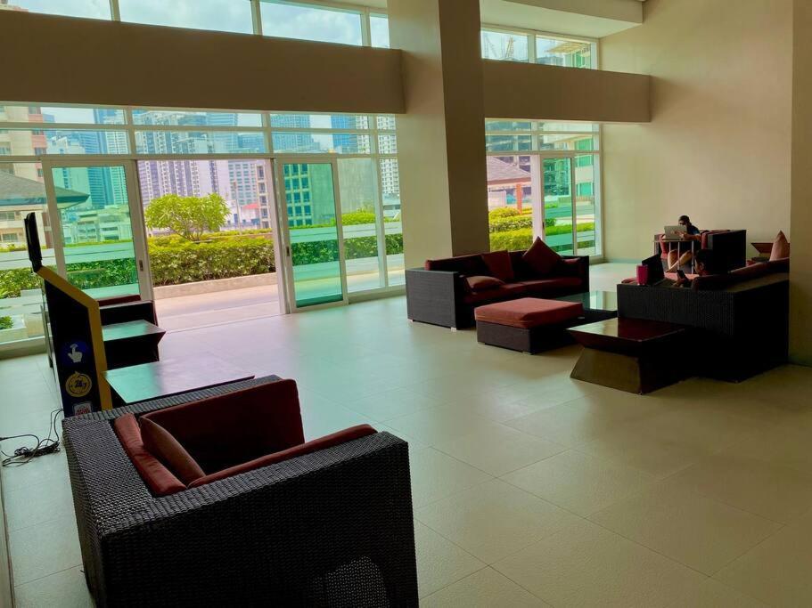 Makati Penthouse With Stunning City Skyline View Manila Ngoại thất bức ảnh