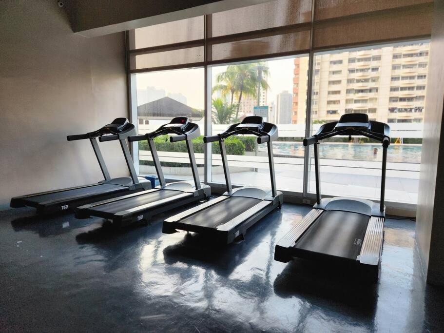 Makati Penthouse With Stunning City Skyline View Manila Ngoại thất bức ảnh