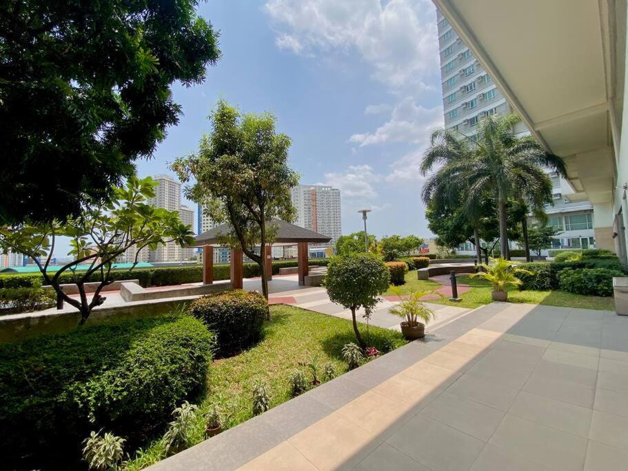 Makati Penthouse With Stunning City Skyline View Manila Ngoại thất bức ảnh