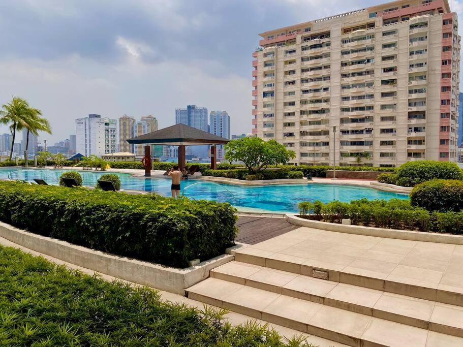 Makati Penthouse With Stunning City Skyline View Manila Ngoại thất bức ảnh