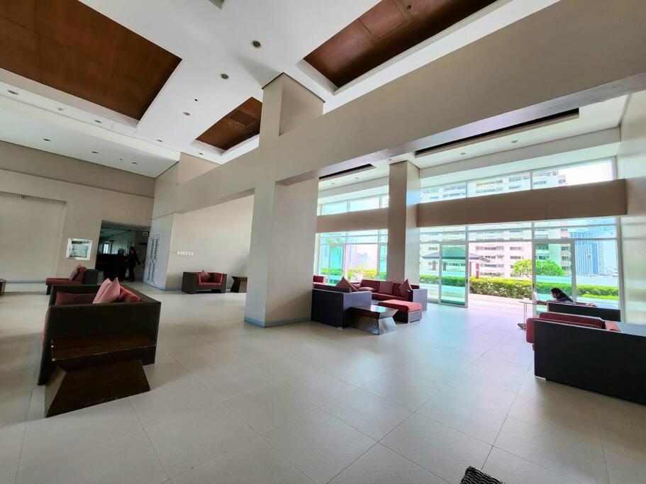 Makati Penthouse With Stunning City Skyline View Manila Ngoại thất bức ảnh