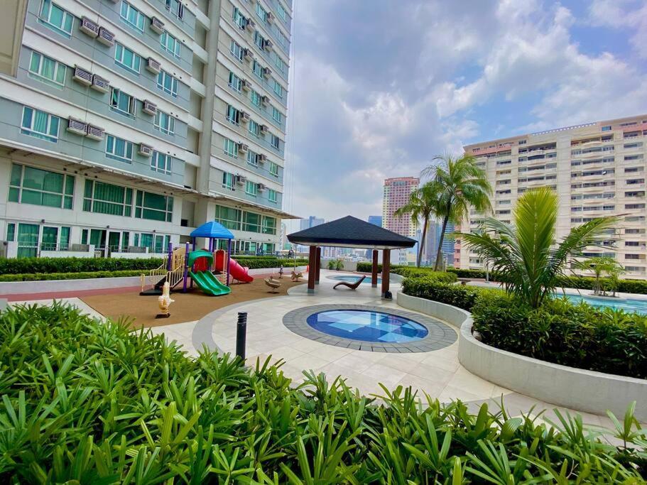 Makati Penthouse With Stunning City Skyline View Manila Ngoại thất bức ảnh